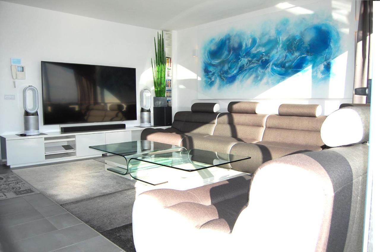 Luxus Apartment Mit Klimaanlage 코스타카르마 외부 사진